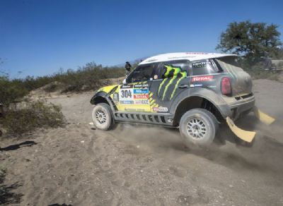 Nani Roma de Mini gana la 2ra etapa del Dakar 2014