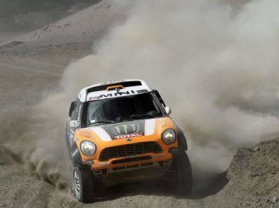 Dakar 2014: Orly Terranova le pagó a un colega chileno para evitar ser descalificado