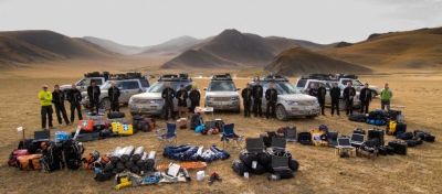 Tres Range Rover híbridos alcanzan las cumbres de Kirguistán