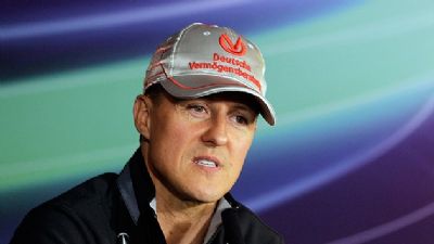 Michael Schumacher salió del coma después de 3 meses y reconoció a su esposa
