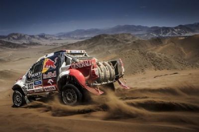 ASO dispuesta a hacer modificaciones reglamentarias para abrir la batalla por el Dakar 2015