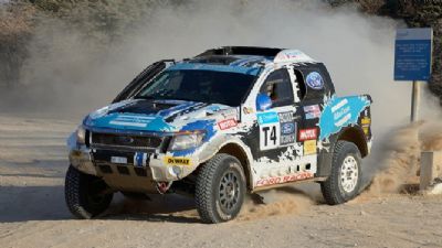 El múltiple campeón de Rally, Federico Villagra correrá el Dakar 2015 en una Ford Ranger