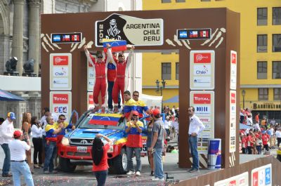 El primer equipo venezolano en participar completo el Rally Dakar