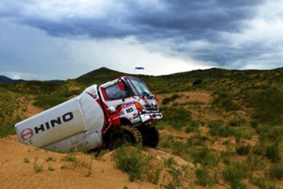 Los camiones Hino se preparan para el Rally Dakar 2013 