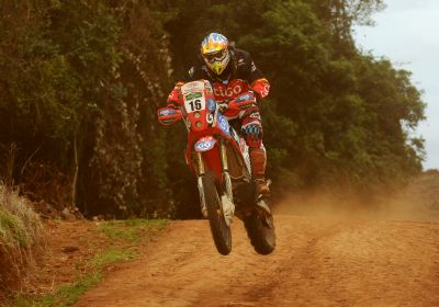 Desafio Litoral: Chavo Salvatierra sigue en carrera, hoy no corren las motos