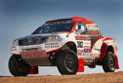 Toyota presentó el Hilux Dakar 2013