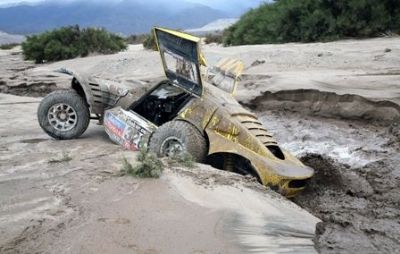 Detienen undécima etapa del Dakar para los autos por crecidas de ríos