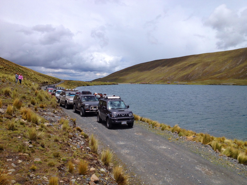 Laguna Khara Khota en la cordillera Real